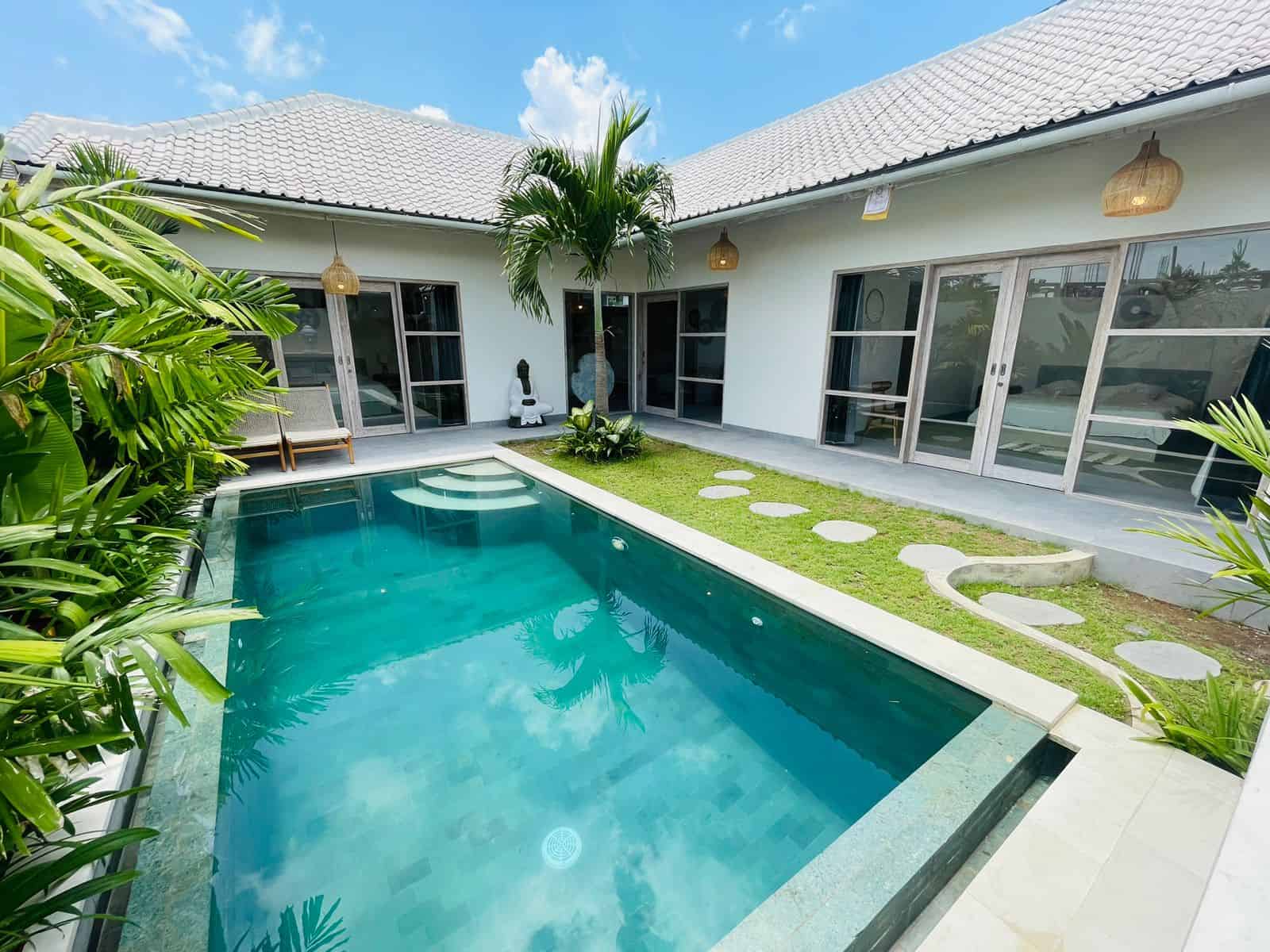 EXCLUSIVE 2 BEDROOM VILLA WITH PRIME AREA FOR SALE LEASEHOLD IN UBUD BE-975 